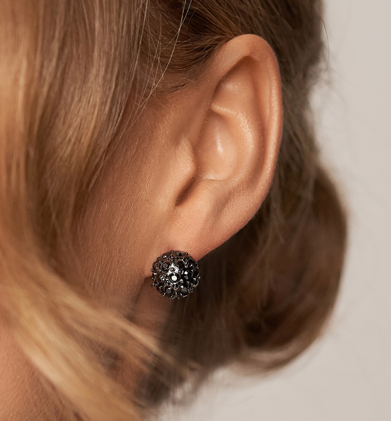 Kolczyki czarne z cyrkoniami Helmi - By Dziubeka