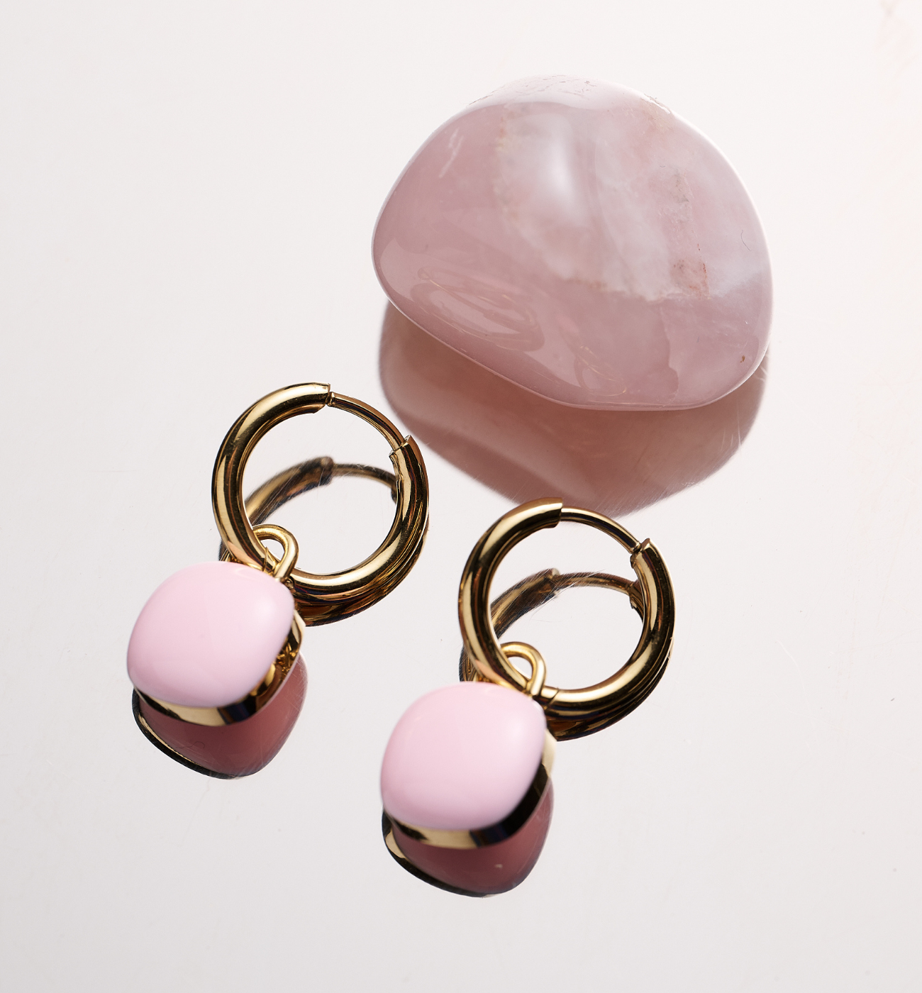 Kolczyki kółka z różową zawieszką KSY0371 - By Dziubeka