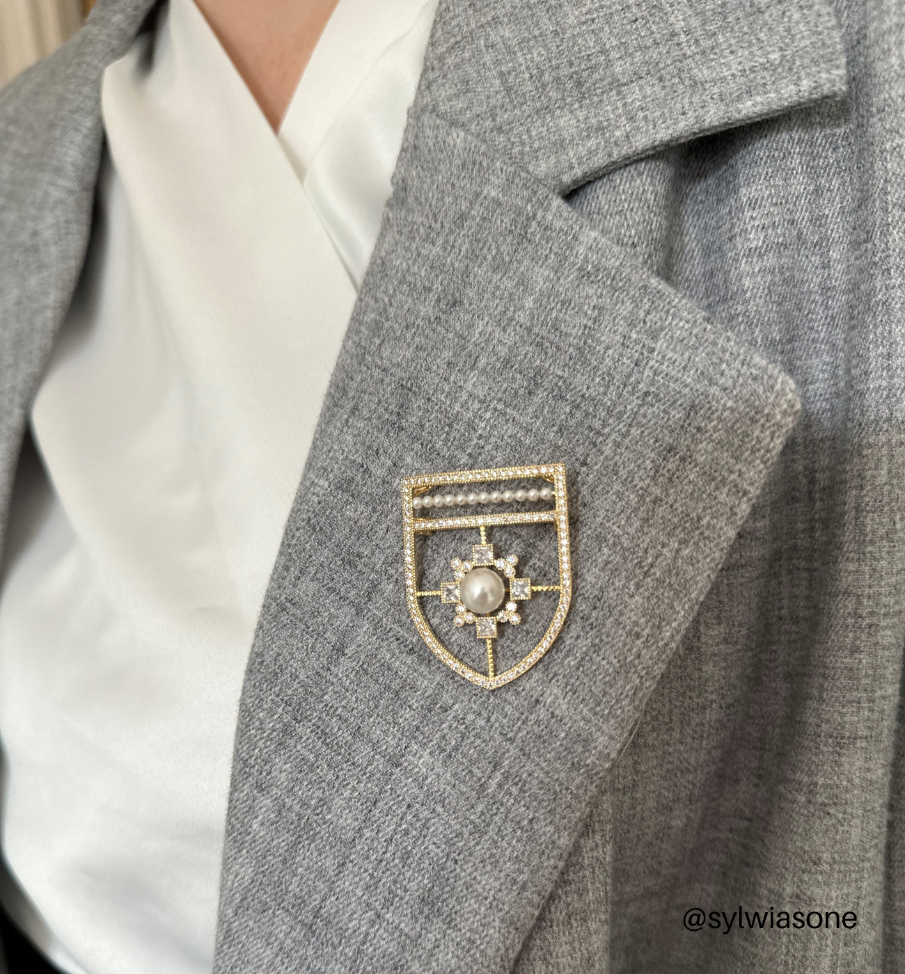 Broszka złota z cyrkoniami i perłą Massa BRRG0010 - By Dziubeka