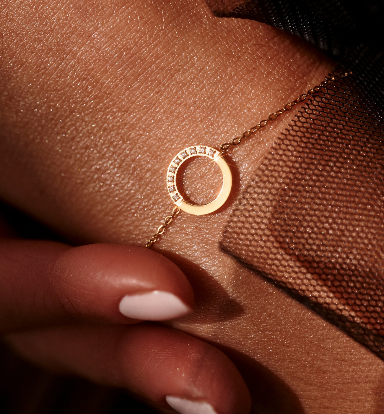 Bransoletka złota, kółeczko z cyrkoniami BSY0413 - By Dziubeka