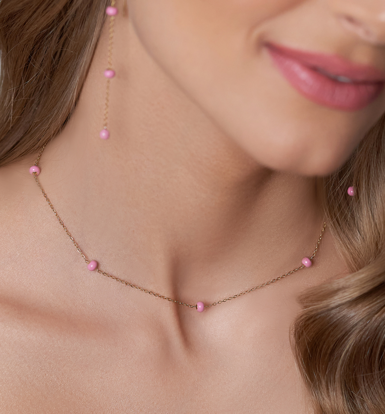 Naszyjnik z kuleczkami z różową emalią Chillin - By Dziubeka