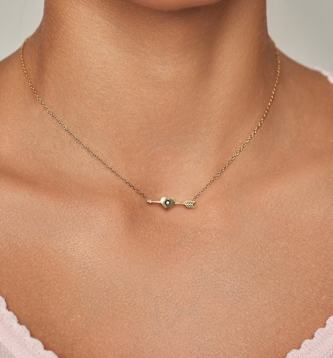 Naszyjnik złoty z sercem i strzałą Fervor - By Dziubeka