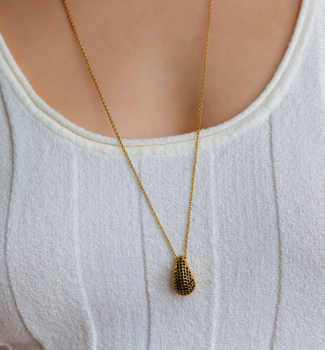 Naszyjnik z kroplą z czarnymi cyrkoniami złoty Crystal Raindrop - By Dziubeka