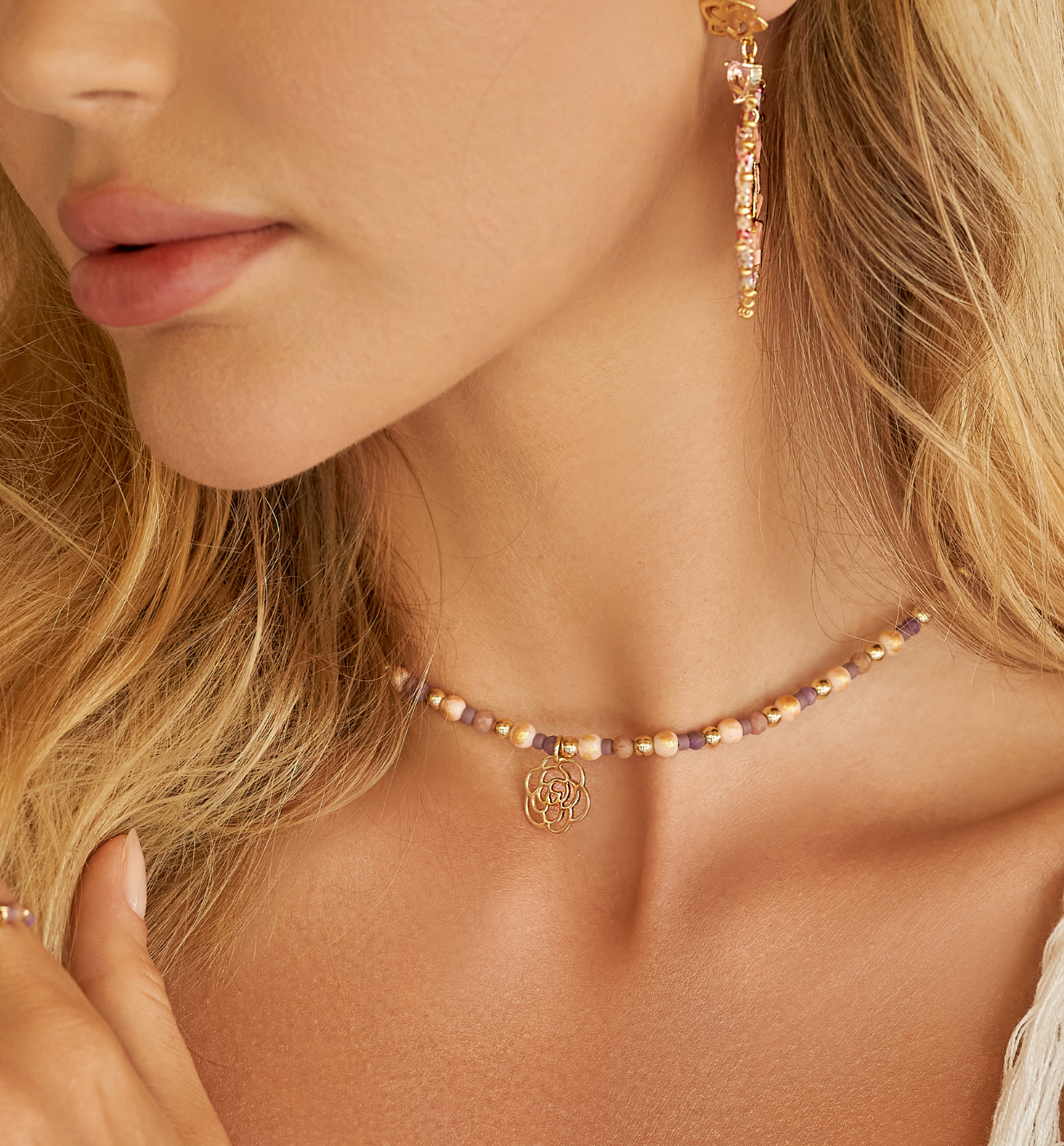 Naszyjnik fioletowy z różą Sanur NBI0007 - By Dziubeka