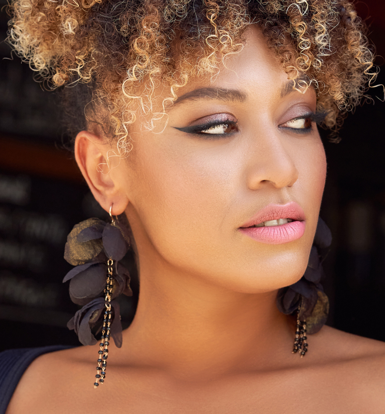 Kolczyki z szyfonu czarne połyskujące Tango - By Dziubeka