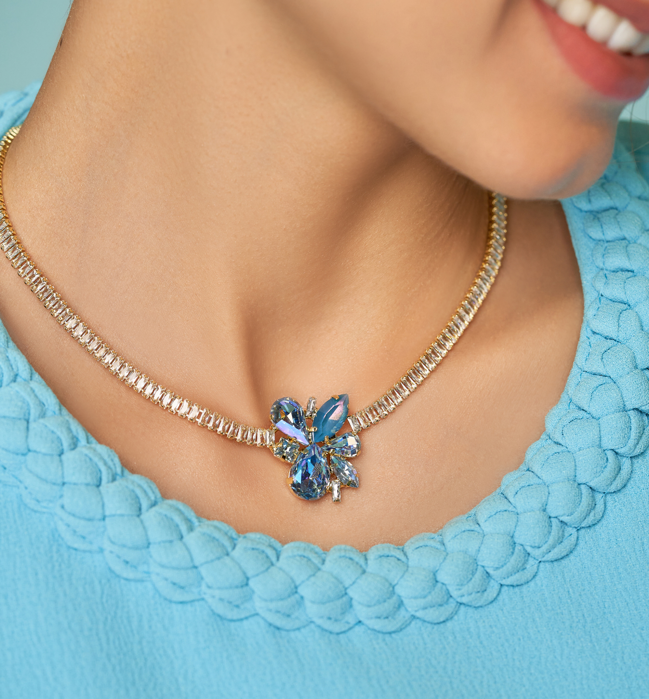 Naszyjnik z niebieskimi kryształkami Do It For Me NS0272