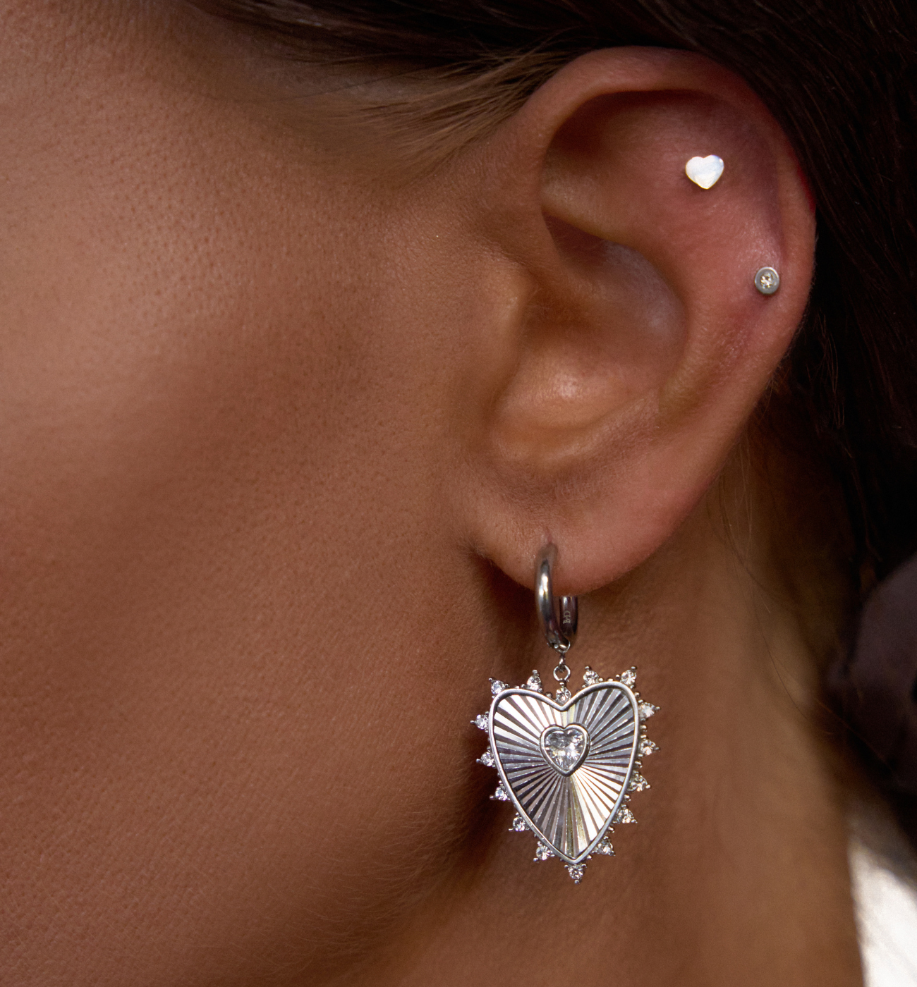 Zestaw srebrnych kolczyków z sercami Z0310