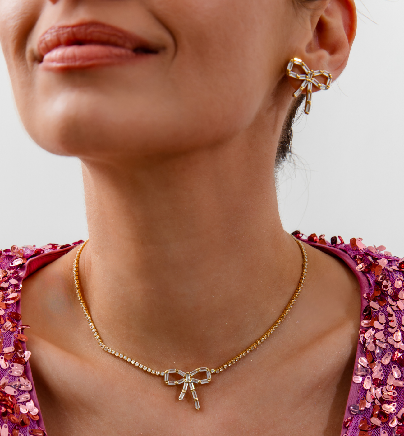 Naszyjnik z kryształkową kokardką NS0335