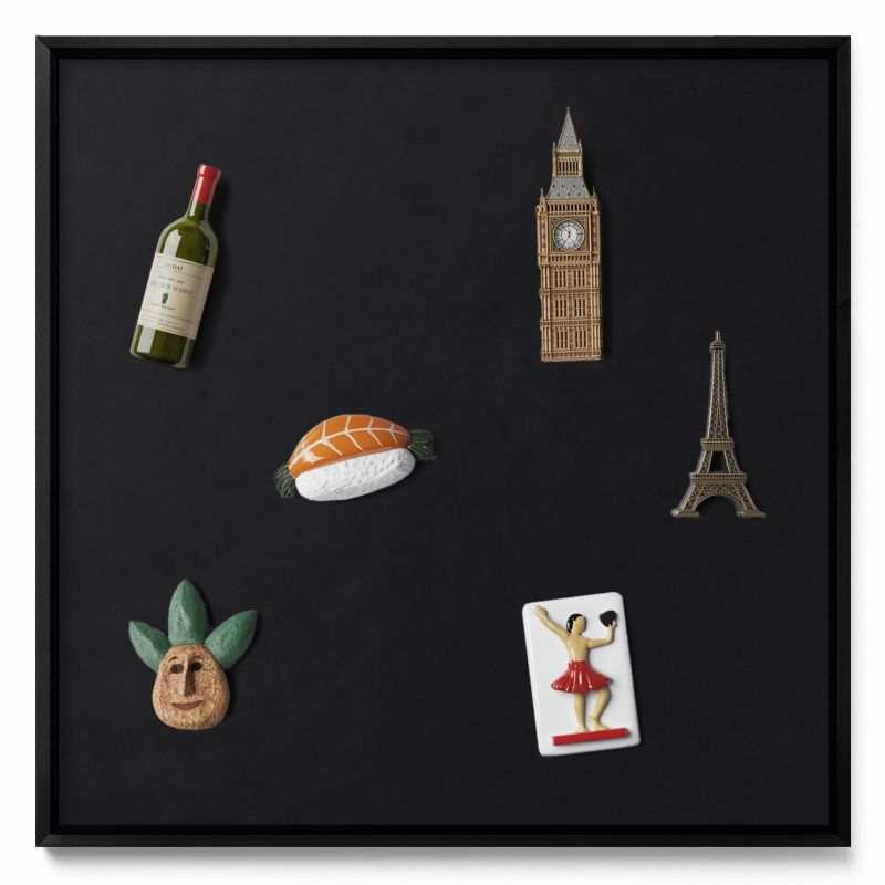 Tablica na magnesy z podróży Tulup 50x50 cm Kolor czarny w czarnej ramie 1 szt.