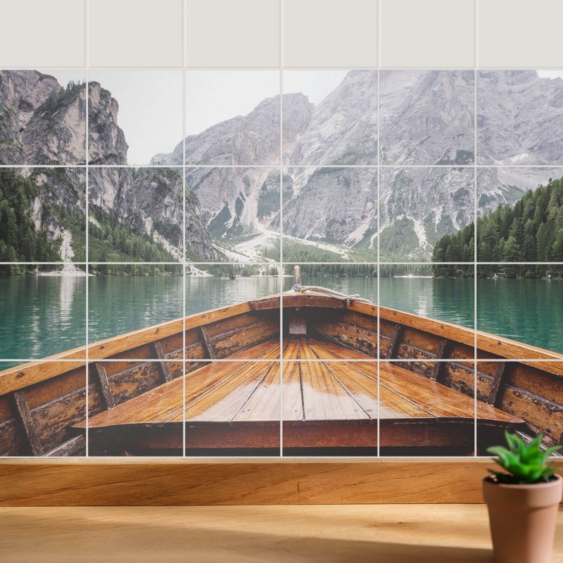 Naklejki dekoracyjne na ścianę Wallfluent 10x10 cm Widok z łodzi na jezioro do kuchni i łazienki 24 szt.