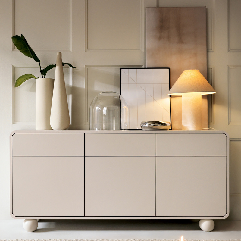 Komoda trzydrzwiowa z szufladami 160 cm kaszmir AVELON