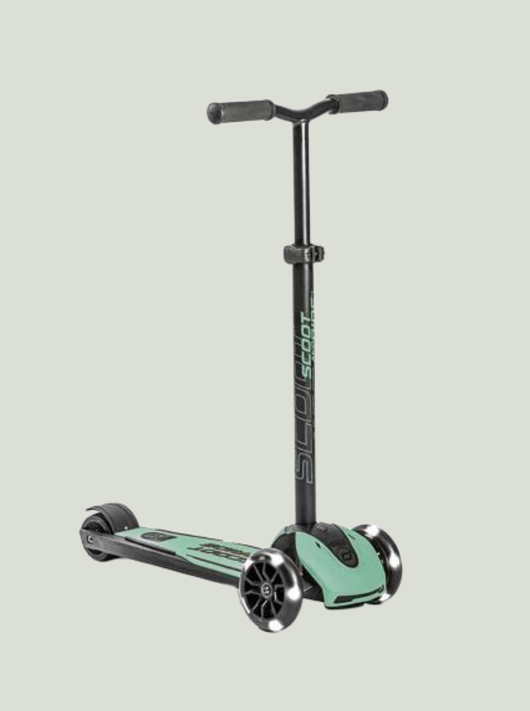 SCOOT & RIDE Highwaykick 5 LED Hulajnoga trójkołowa balansowa ze świecącymi kółkami 5+ Forest