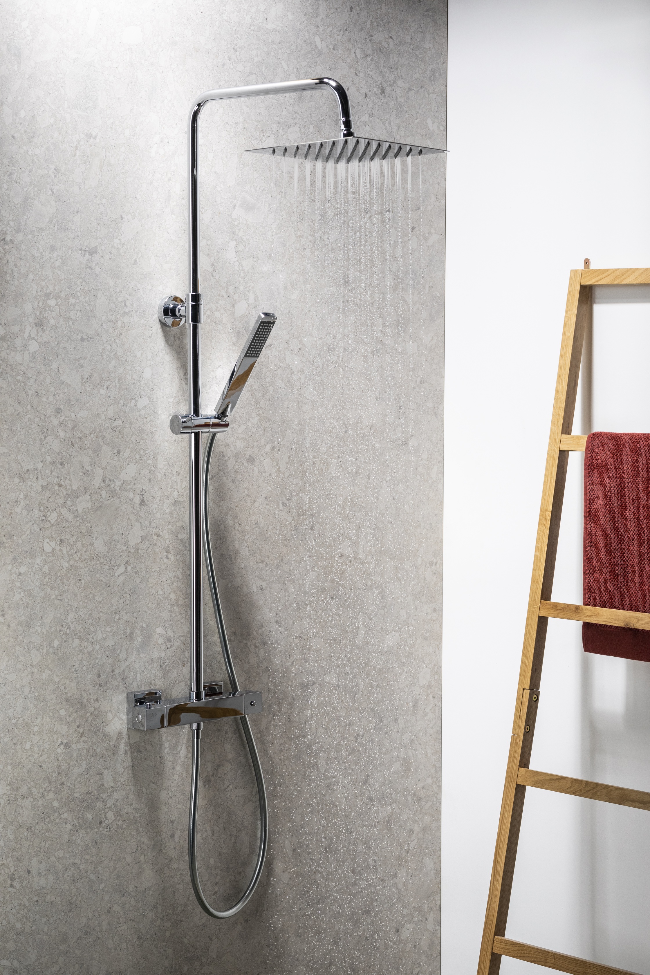 KFA Armatura Logon zestaw prysznicowy ścienny termostatyczny z deszczownicą chrom 5746-920-00