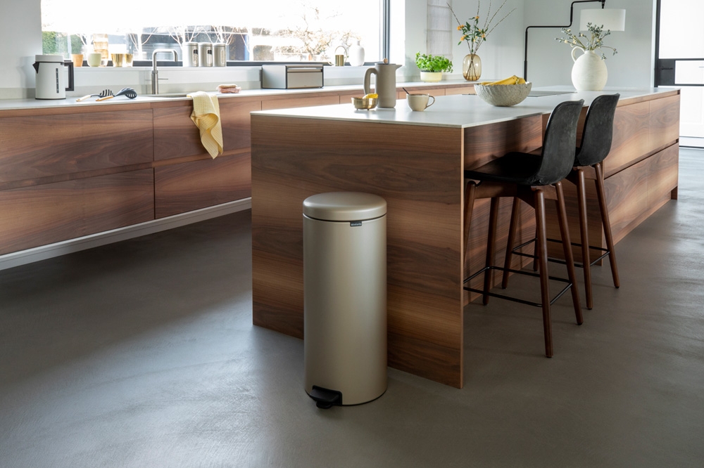 Brabantia NewIcon kosz na śmieci 30 l pedałowy złoty 304484