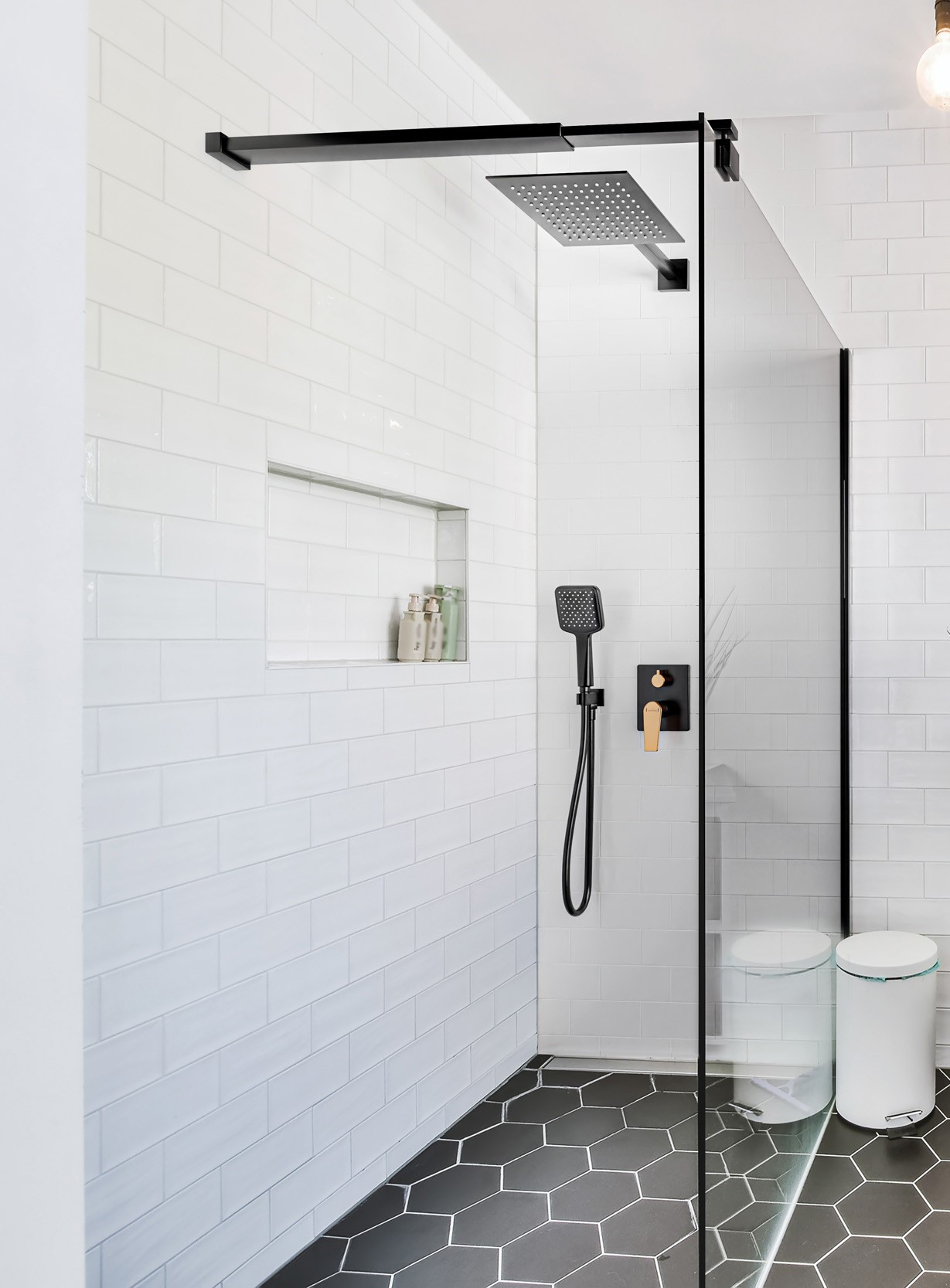 Invena Midnight bateria wannowo-prysznicowa podtynkowa czarny mat/różowe złoto BP-35-002