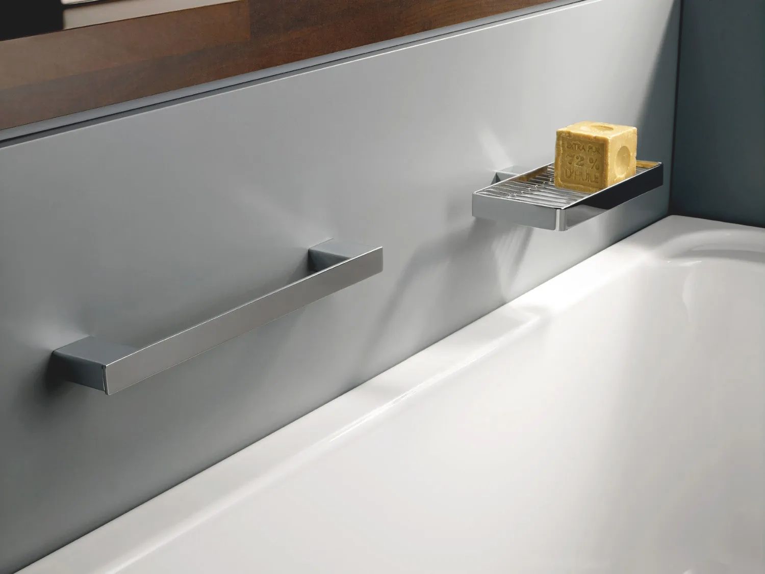 Emco Loft mydelniczka ścienna chrom 054500101