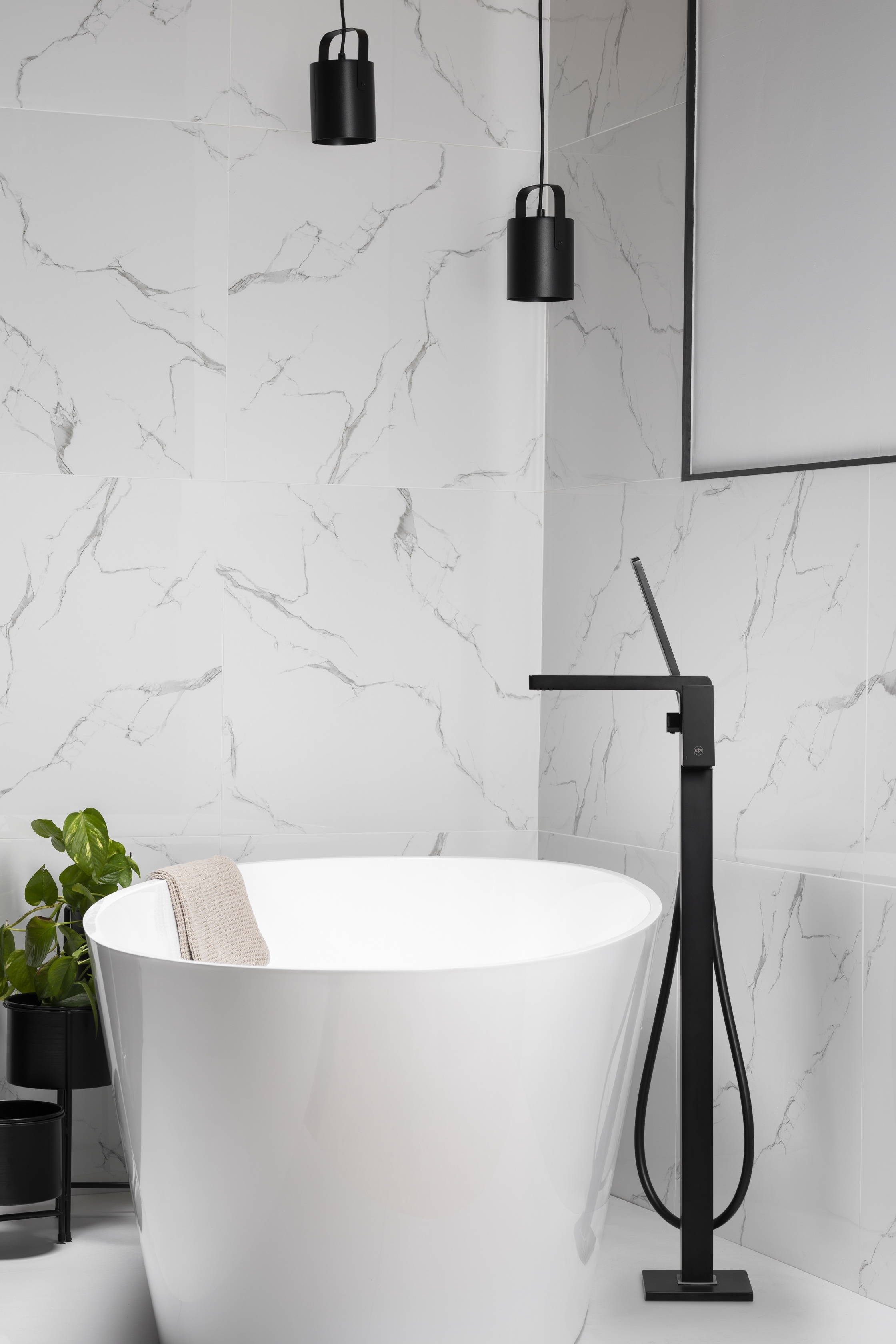 KFA Armatura Logon Black bateria wannowo-prysznicowa wolnostojąca czarna 5135-510-81