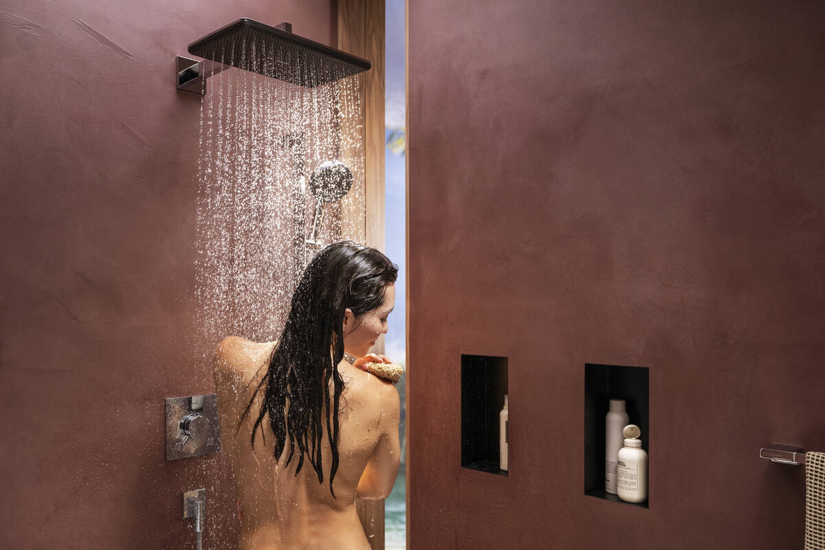 Hansgrohe Raindance Alive Q deszczownica 34,3x21,4 cm prostokątna chrom 24530000