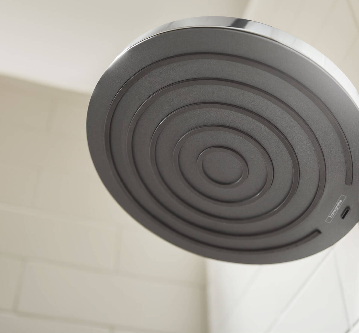 Hansgrohe Pulsify deszczownica 26 cm okrągła EcoSmart z przyłączem ściennym chrom 24151000