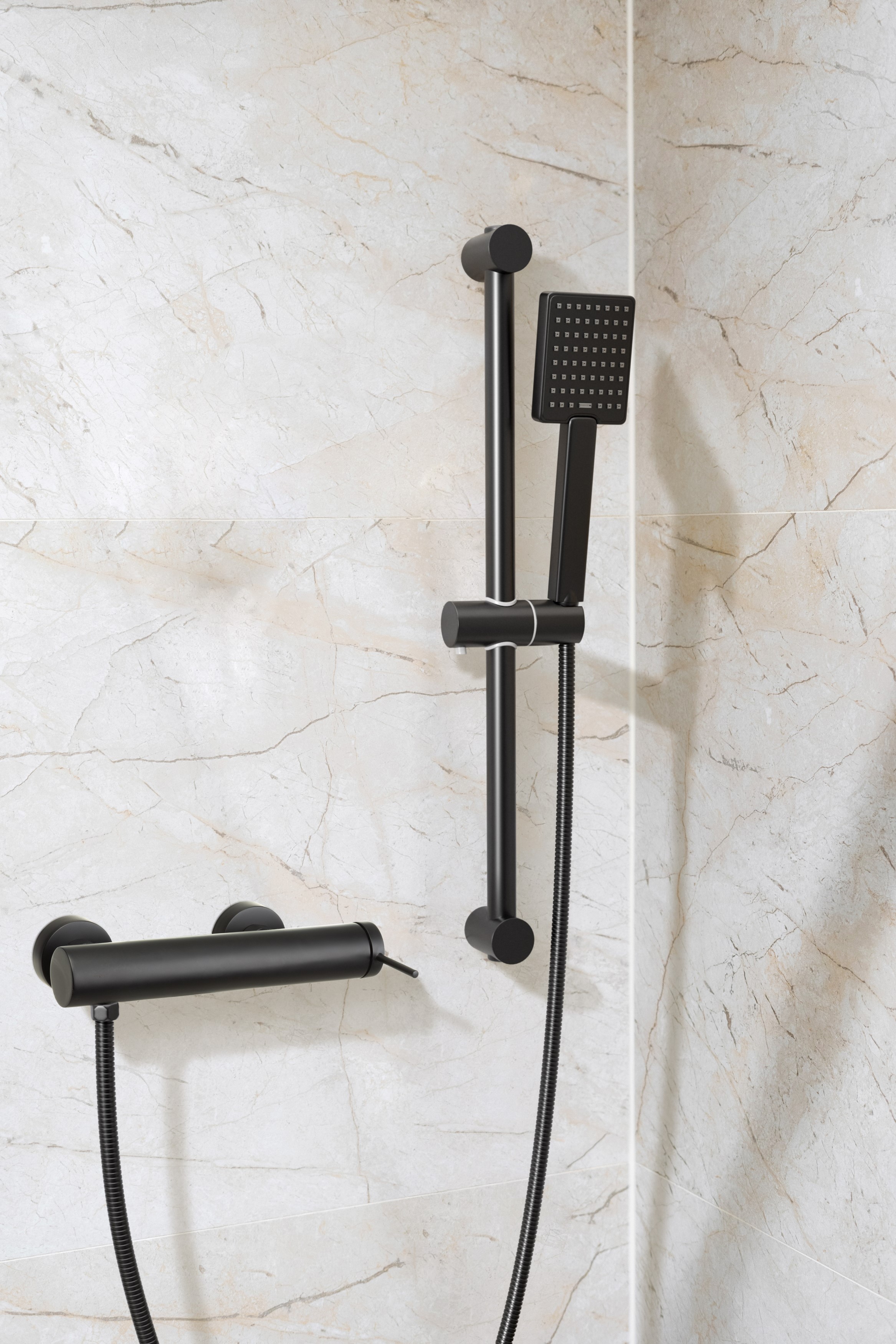 Invena Kalitea bateria prysznicowa ścienna czarny BN72004