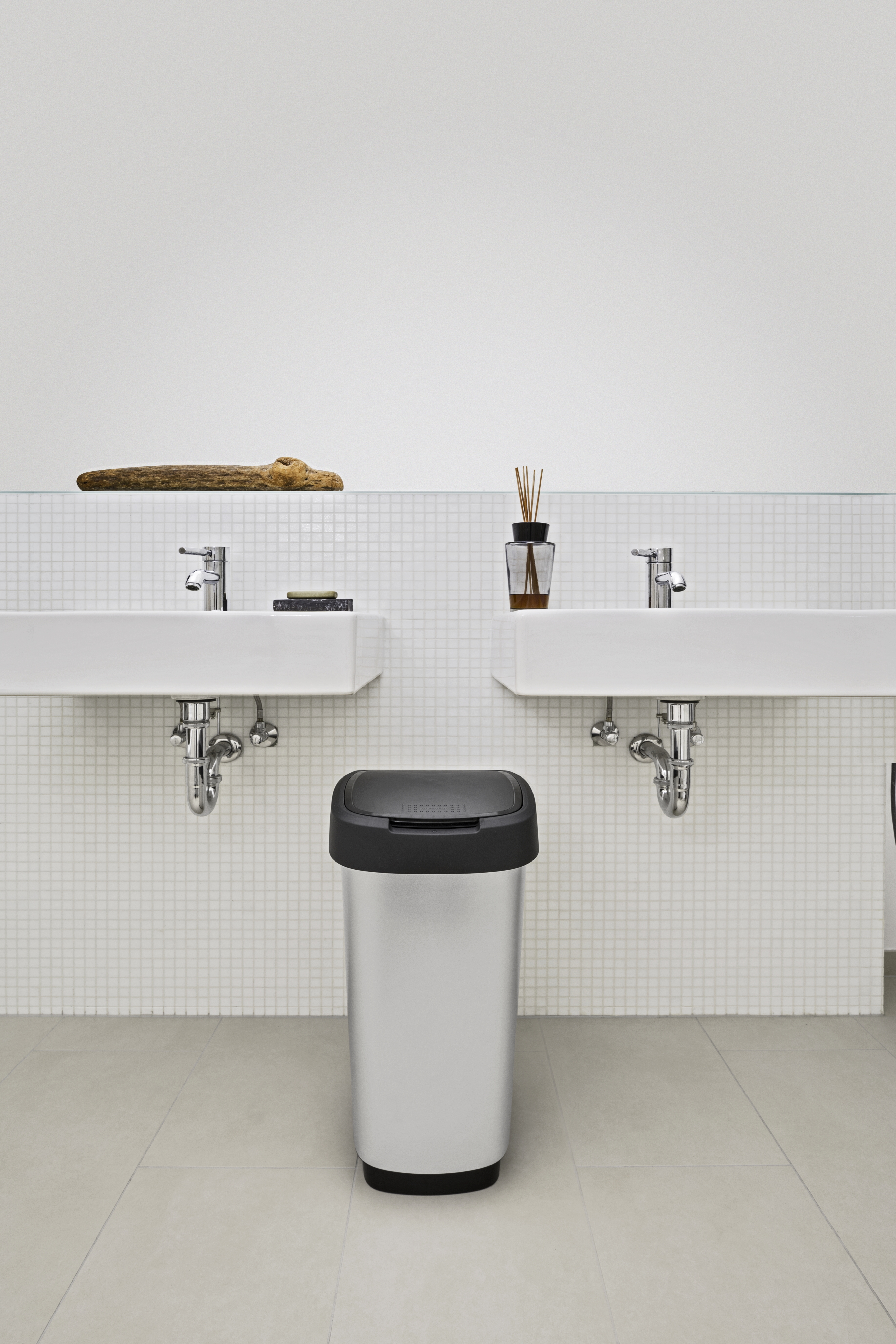 Rotho Twist IML kosz na śmieci 25 l Swing srebrny metalizowany 1167610264