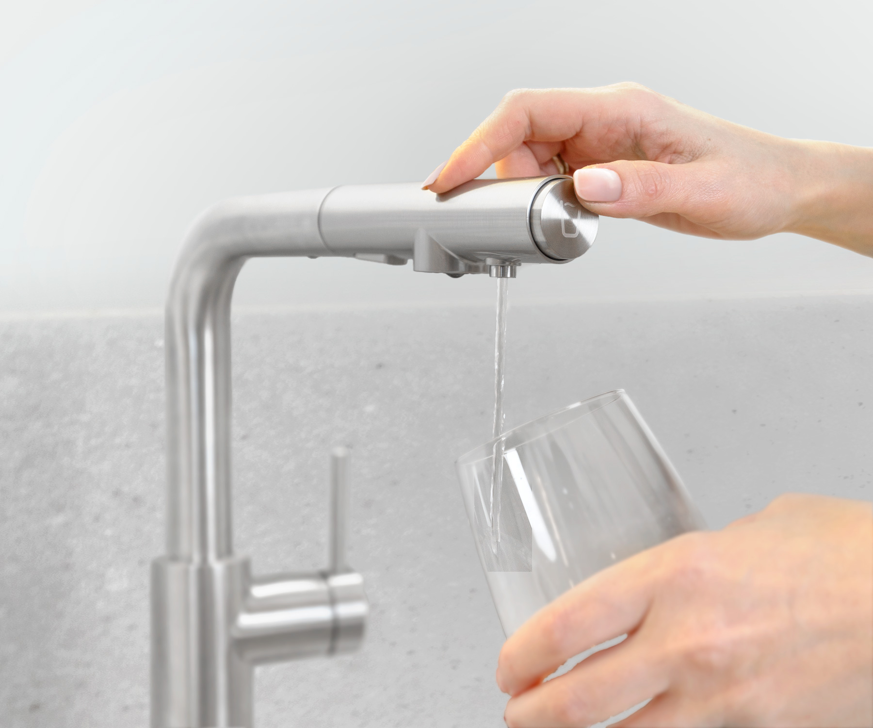 KFA Armatura Duero Pure Basic bateria kuchenna stojąca z filtrem Silver i wyciąganą wylewką inox 6623-114-22