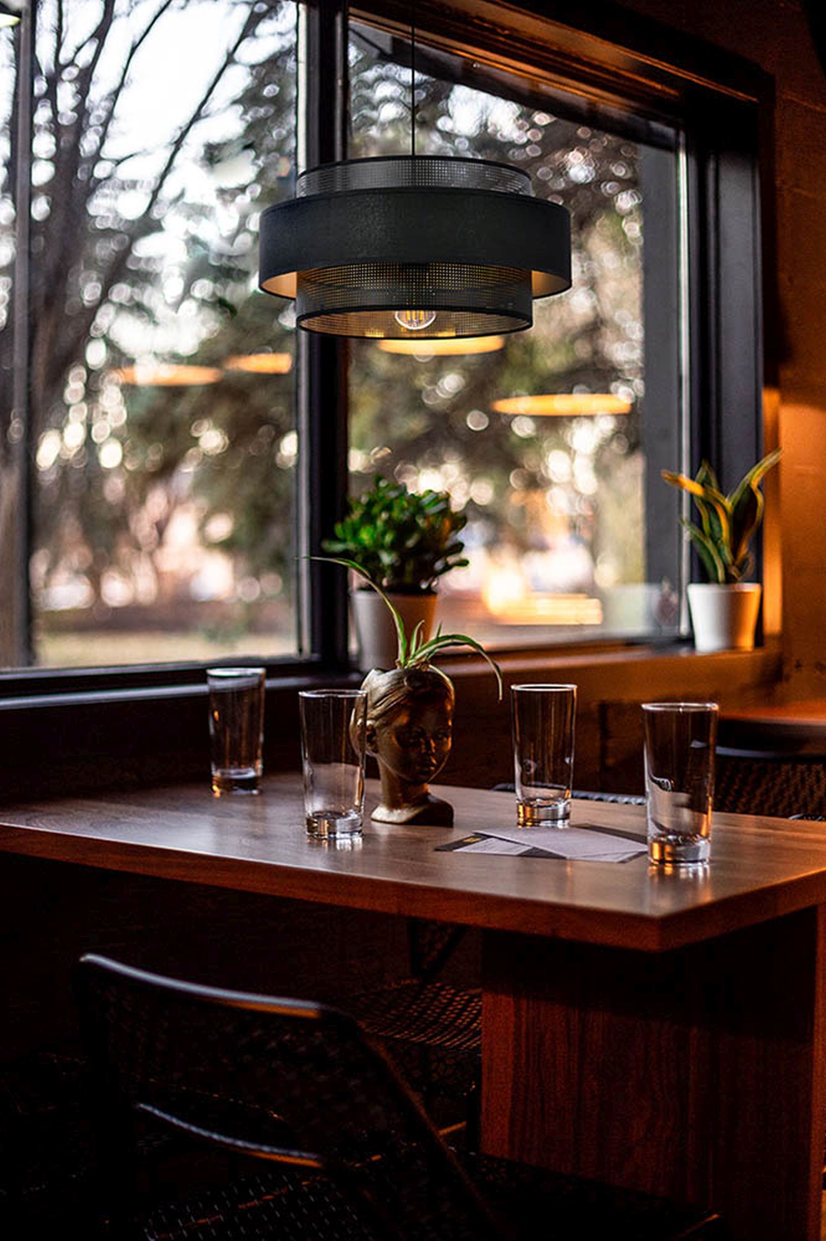 Kaja Amos lampa wisząca 1x40W czarny/złoty K-5281