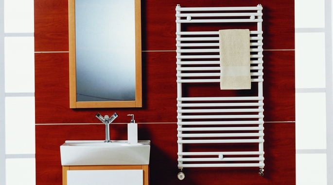 Purmo Santorini A grzejnik łazienkowy 71,4x40 cm podłączenie boczne prawe biały SAA0704R