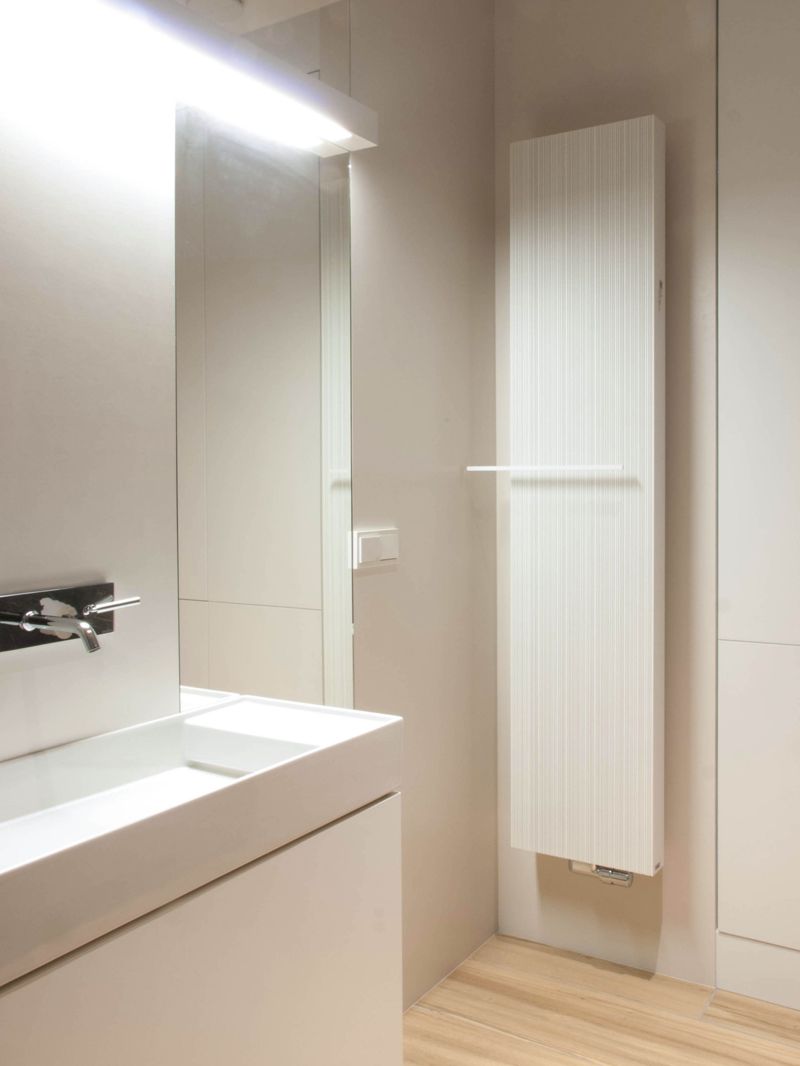 Kermi poręcz do grzejnika 44 cm biała ZC01160007