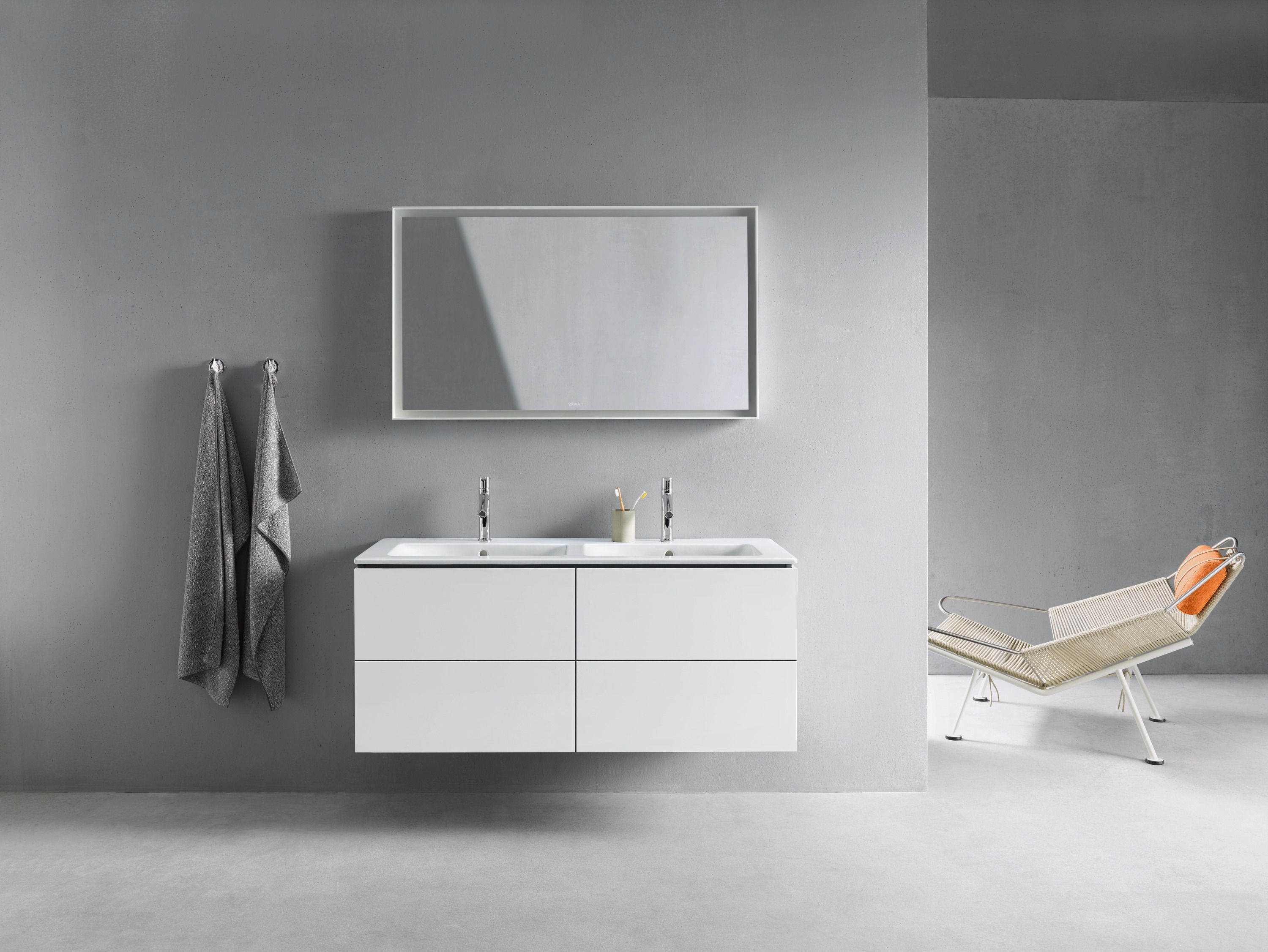 Duravit L-Cube szafka 129 cm podumywalkowa wisząca biały mat LC625901818