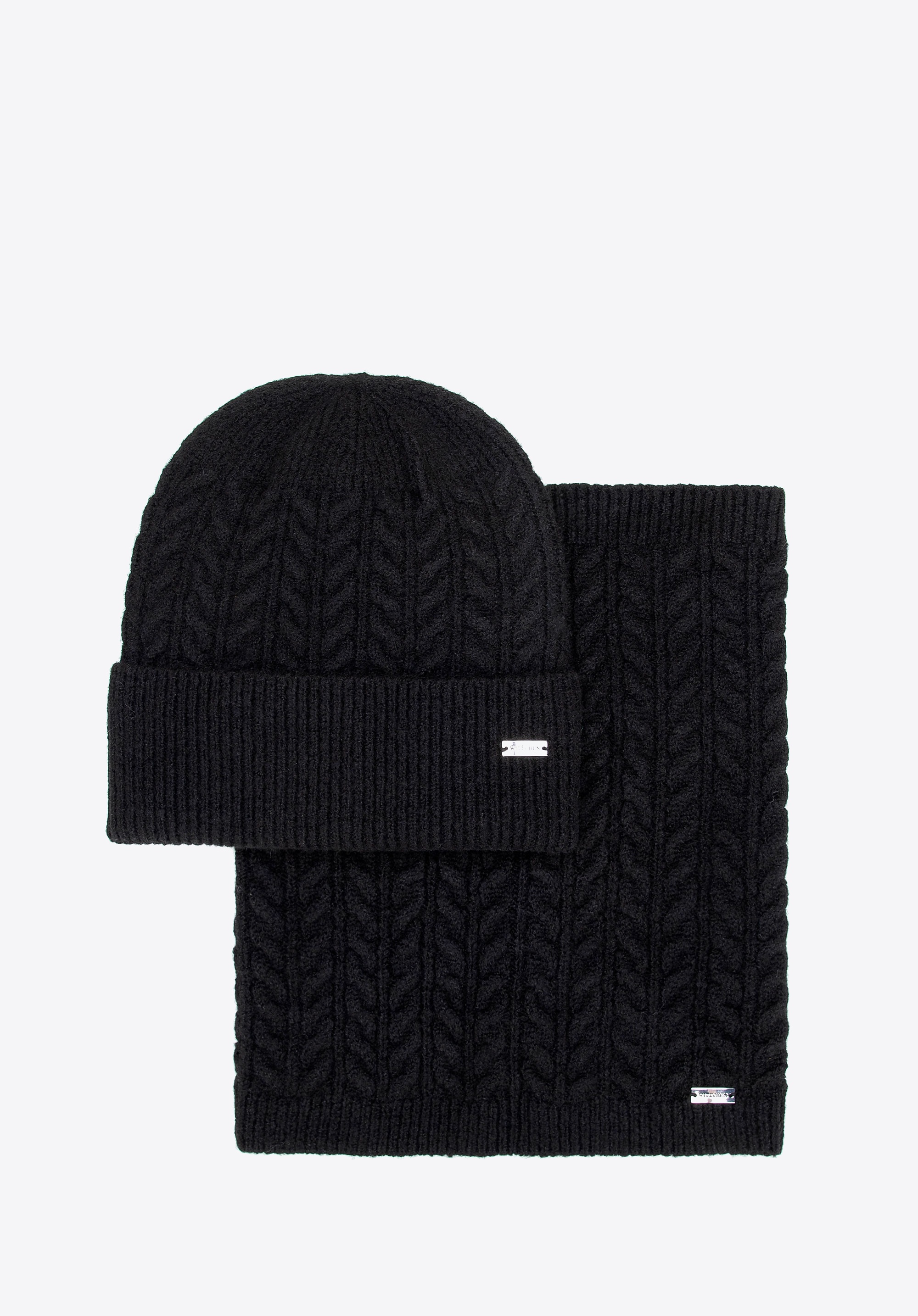 Zestaw damski zimowy – czapka i komin w splot warkoczowy czarny