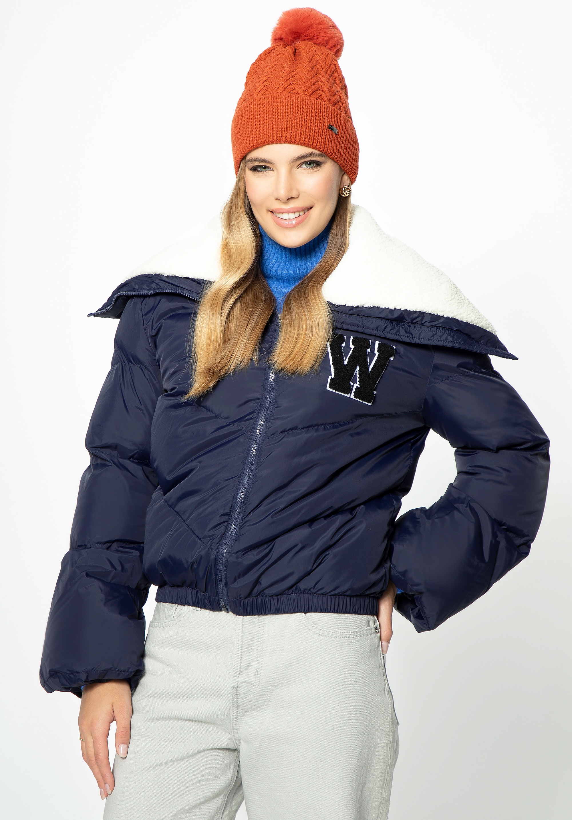 Damska kurtka oversize z kołnierzem podszytym sztucznym barankiem granatowa