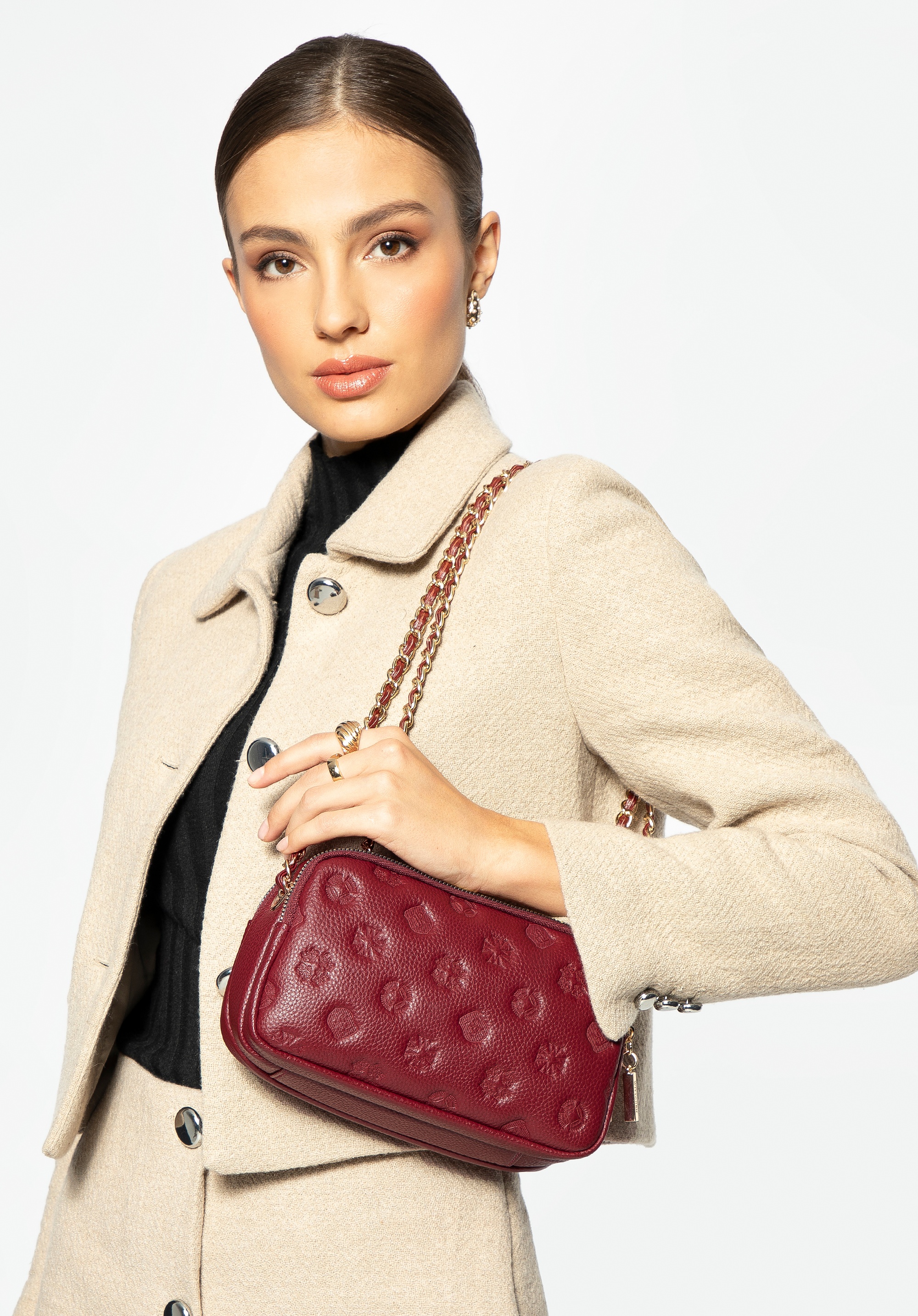 Damska crossbody ze skóry na łańcuszku bordowa