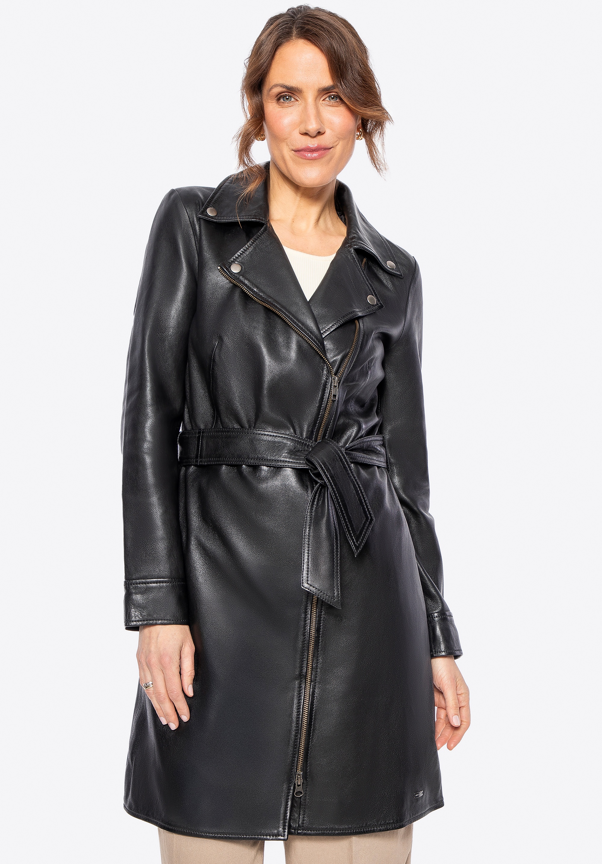 Damski płaszcz ze skóry z paskiem czarny