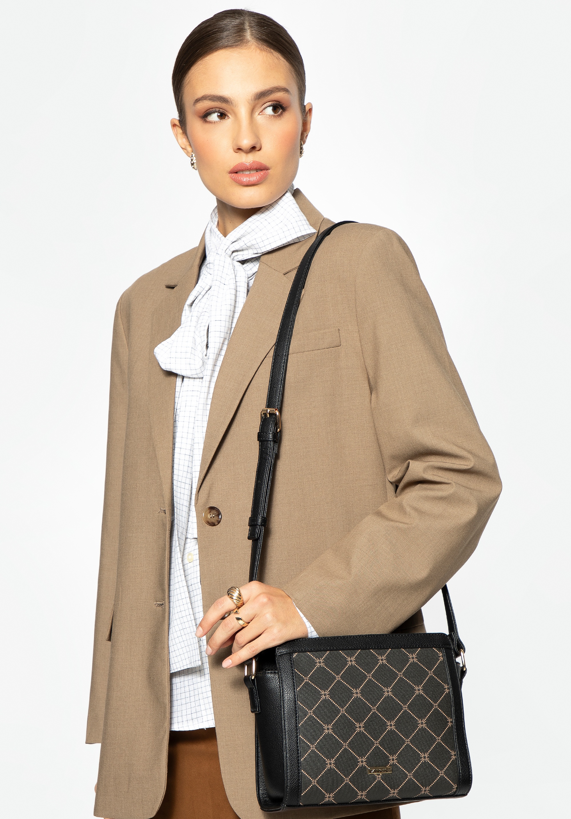 Damska crossbody w monogram czarna