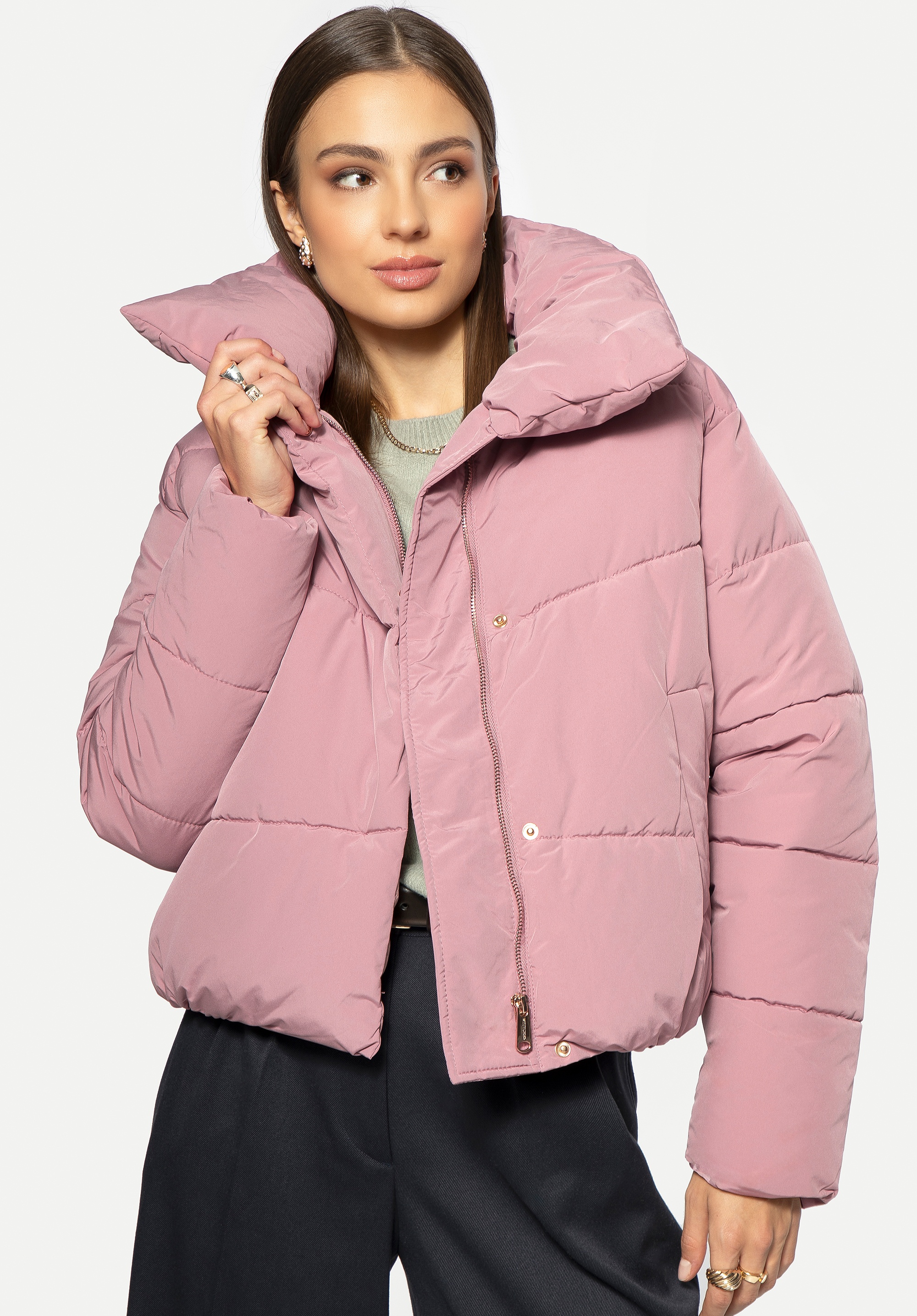 Damska kurtka oversize pikowana zgaszony róż