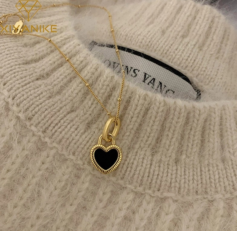 Łańcuszek damski z dwustronnym serduszkiem 017