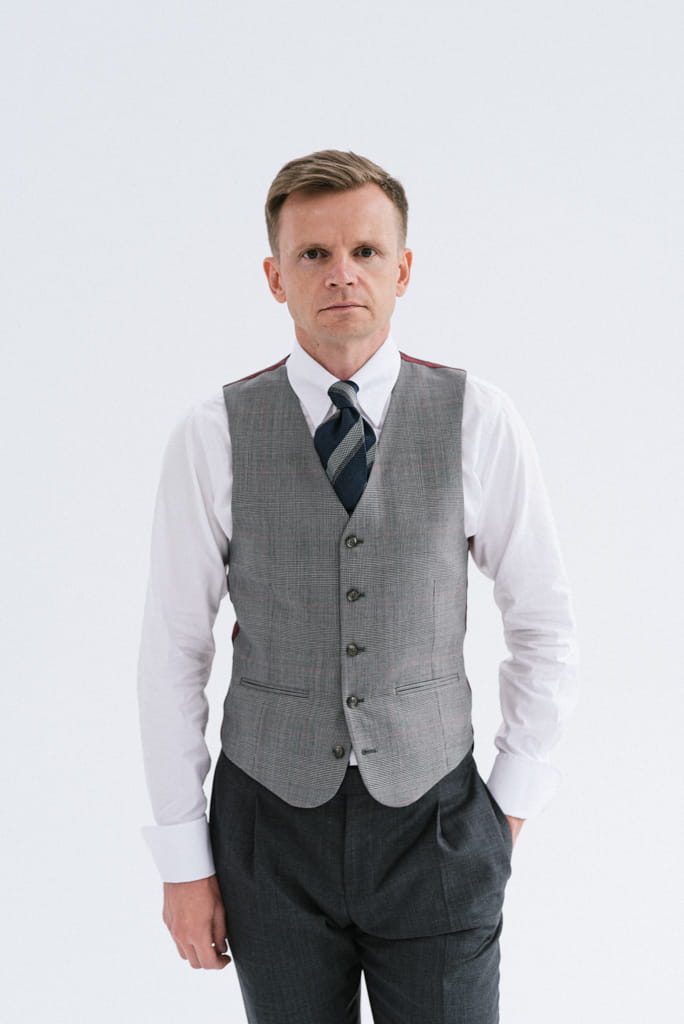 Szara kamizelka w kratę księcia Walii, czerwona krata, wełniana