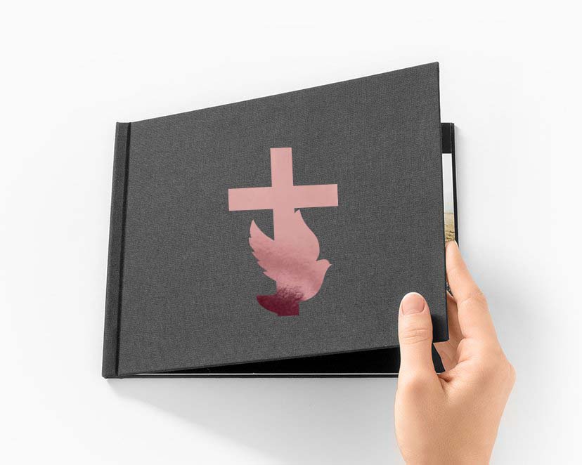 Napis Emblemat na ksiegę gości album do zdjęć gołąb i krzyż różowe złoto, dekoracja na Komunię Świętą Chrzest Święty