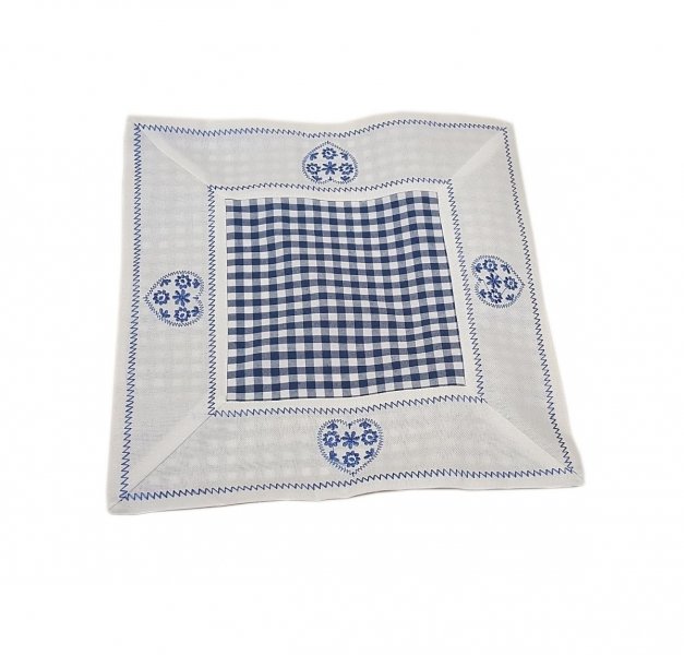 Walentynkowy Ozdobny obrus haftowany rozmiar 30x30 9247 HG Kolor: biało-niebieski
