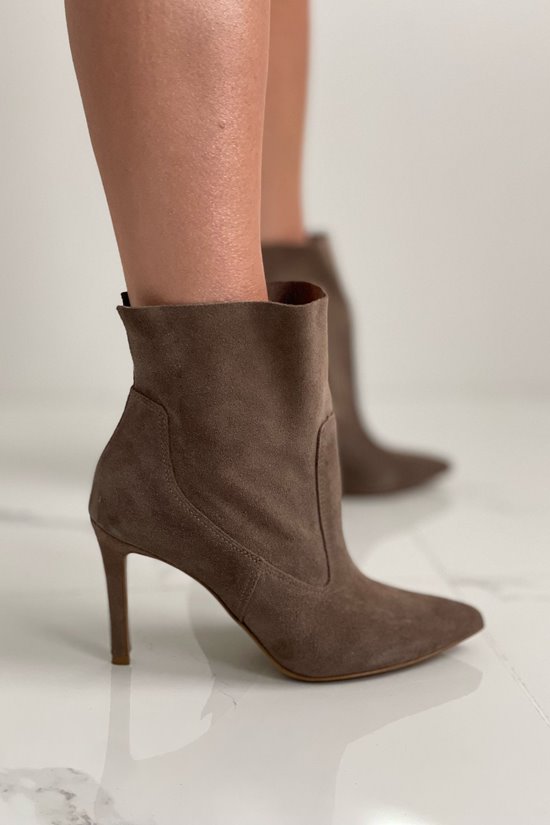 Botki damskie Cappuccino na szpilce od ręki