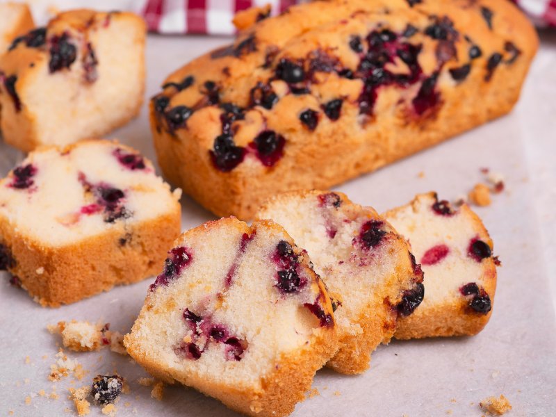 BEZGLUTENOWE Ciasto Sezonowe z Czarną Porzeczką 250 g - Piekarnie Cukiernie Putka