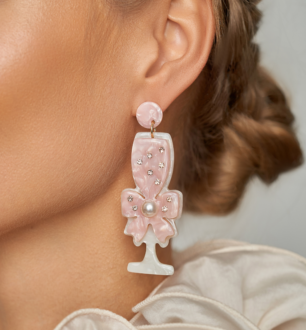 Kolczyki różowe z kieliszkiem i kokardką Glow Gift KZA0233