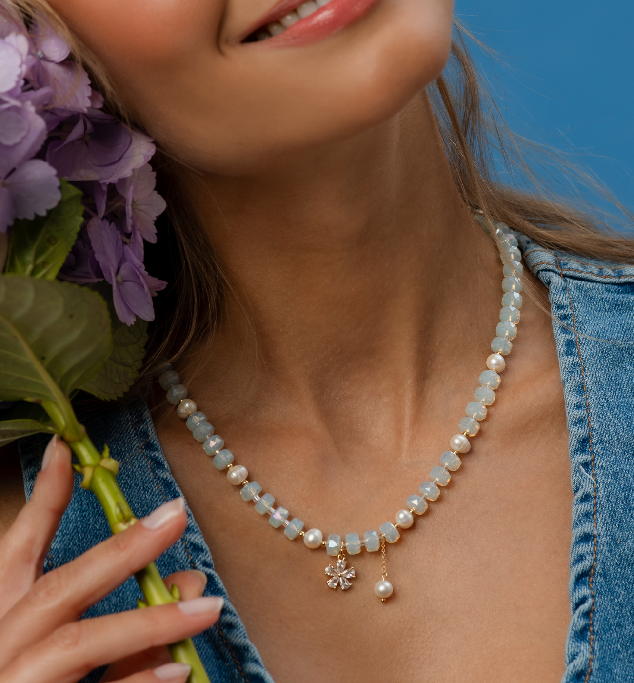 Naszyjnik mleczny z kryształkami - By Dziubeka