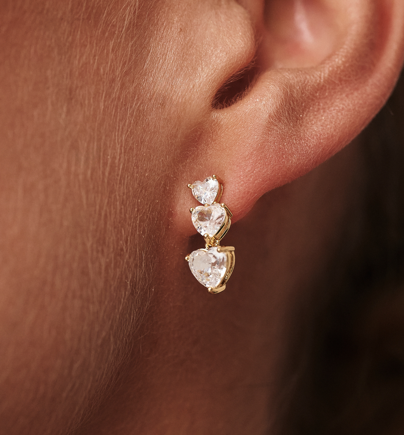 Koczyki z transparentnymi kryształkami złote KSS2015