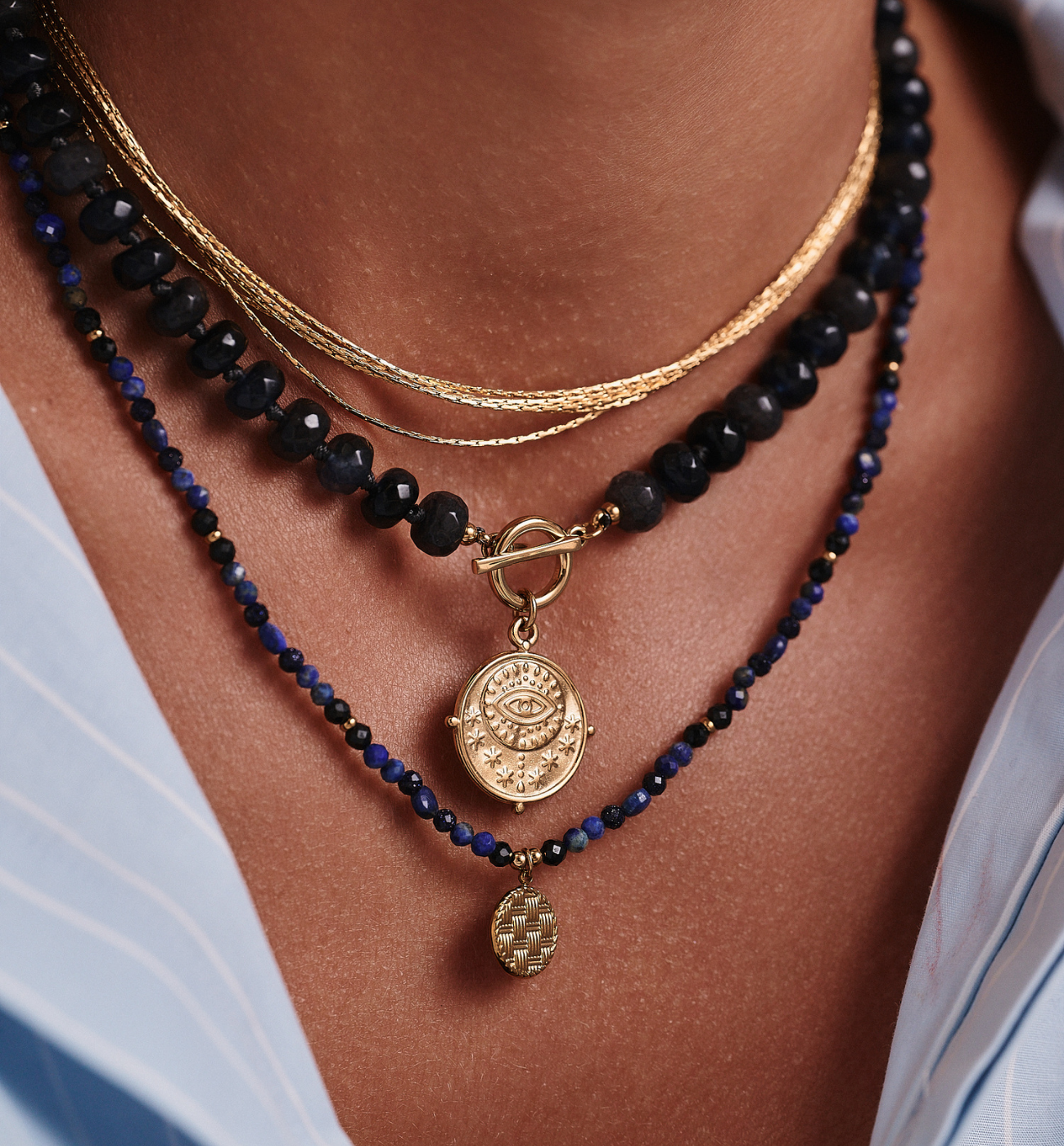 Naszyjnik z granatowymi kamieniami i monetą - By Dziubeka