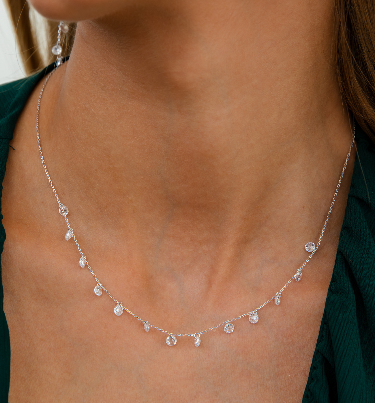 Naszyjnik z kryształkami srebrny NLT0003