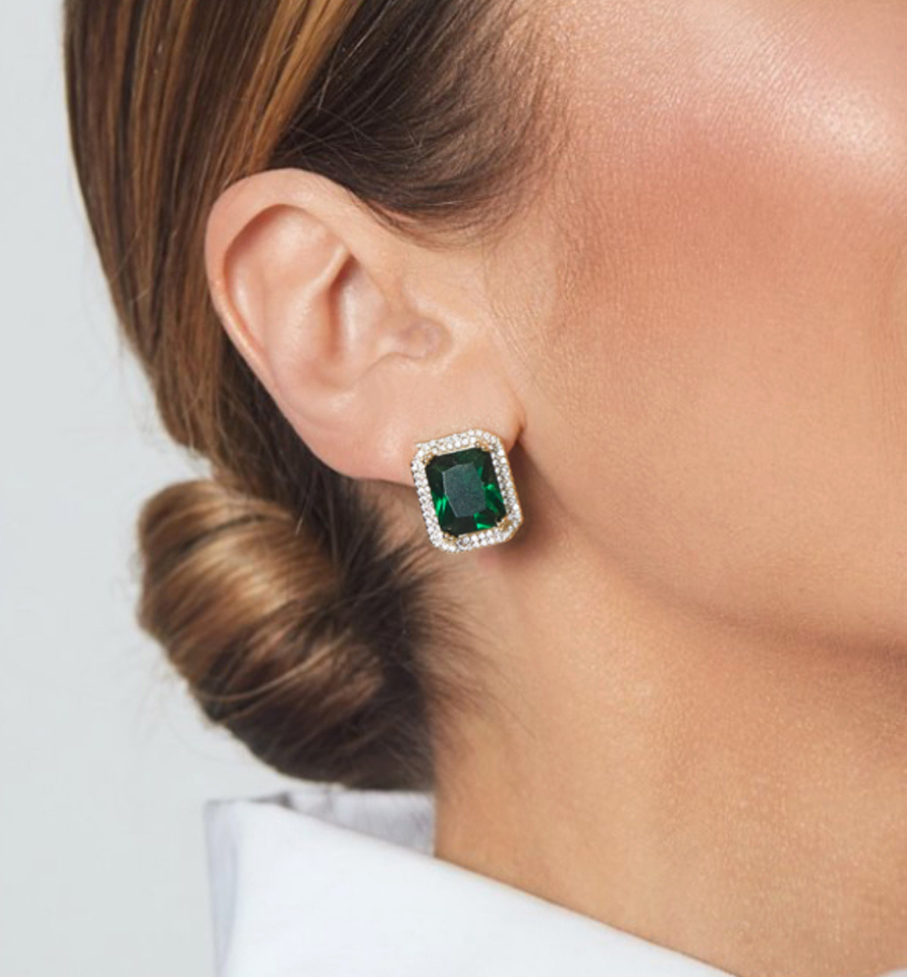 Kolczyki złote z zielonymi kryształkami Majestic - By Dziubeka