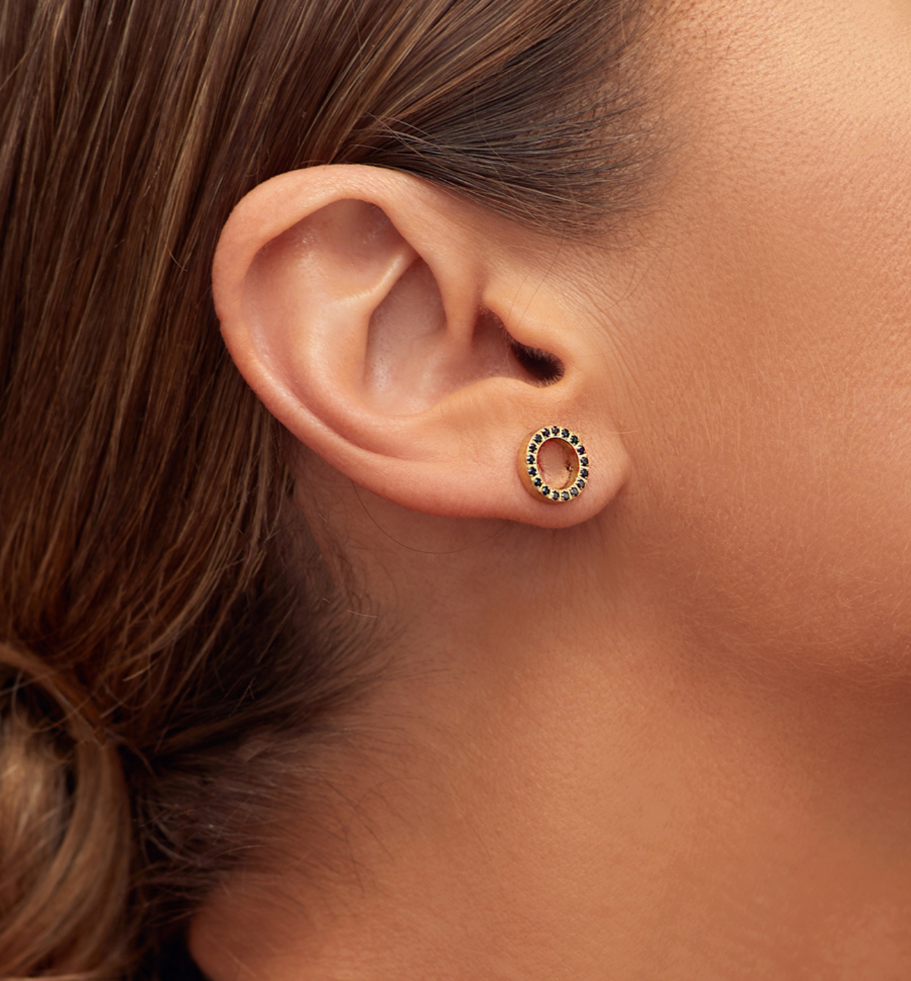 Kolczyki złote kółka z czarnymi cyrkoniami - By Dziubeka