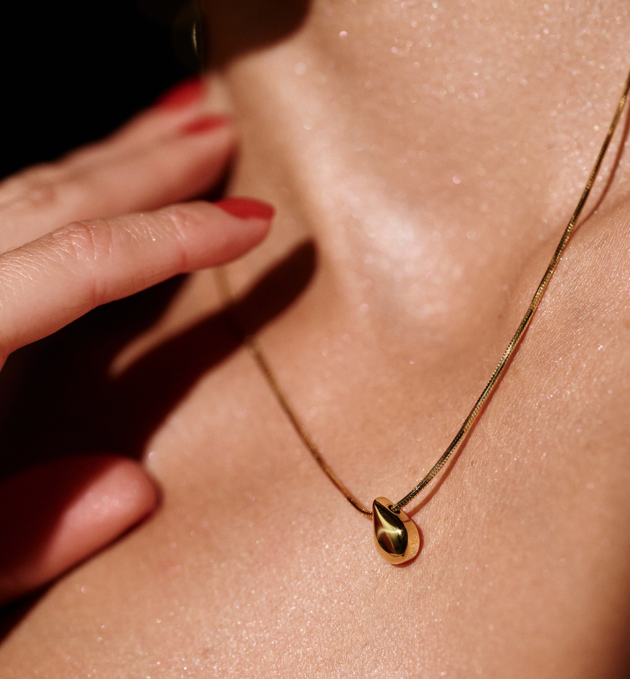 Naszyjnik z zawieszką kroplą złoty NSY0627 - By Dziubeka